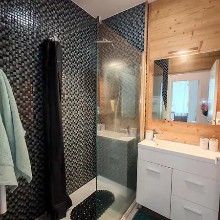 Apartment T2 La Verveine - Et Calme - Garage Securise - Proche Gare